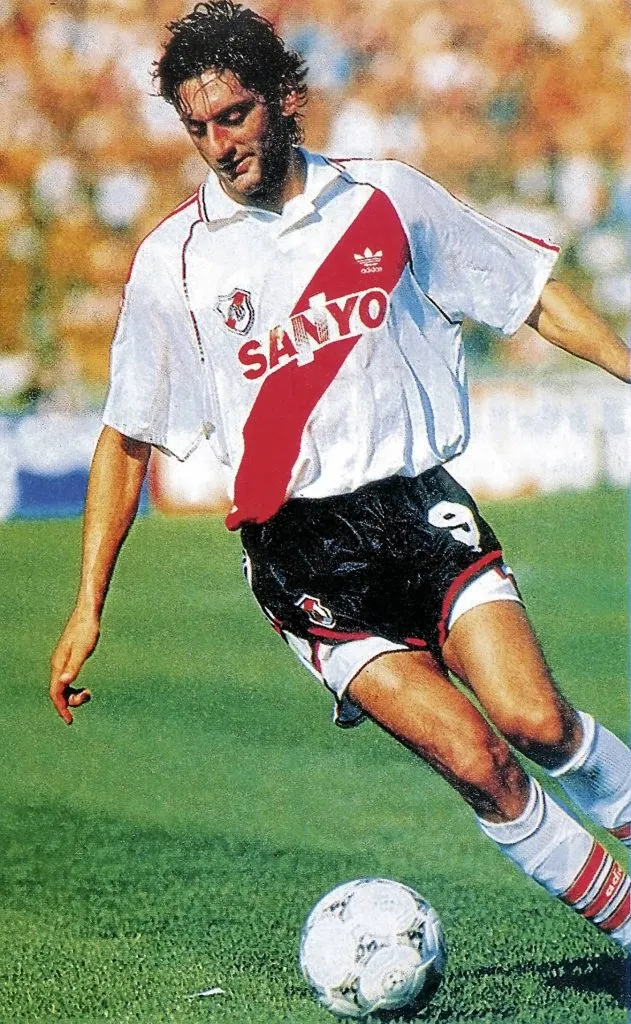 Enzo Francescoli en acción. (Foto: IMAGO)