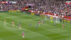 VIDEO | La atajada imposible de Dibu Martínez ante Arsenal: "El mejor arquero del mundo"