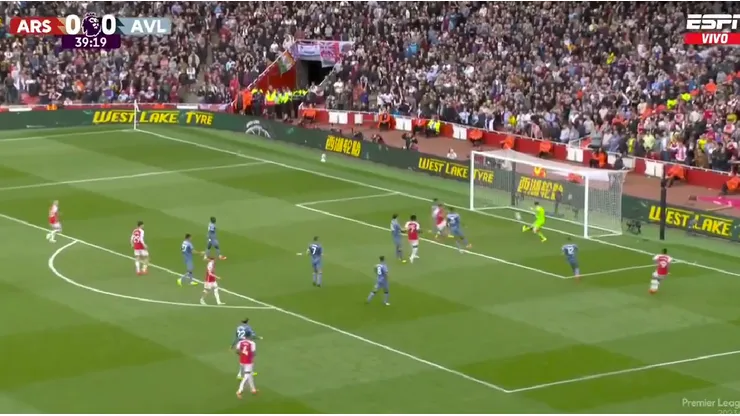 VIDEO | La atajada imposible de Dibu Martínez ante Arsenal: "El mejor arquero del mundo"