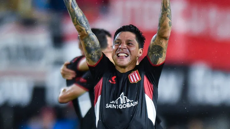 El festejo de Enzo Pérez tras el triunfo de Estudiantes ante Boca.