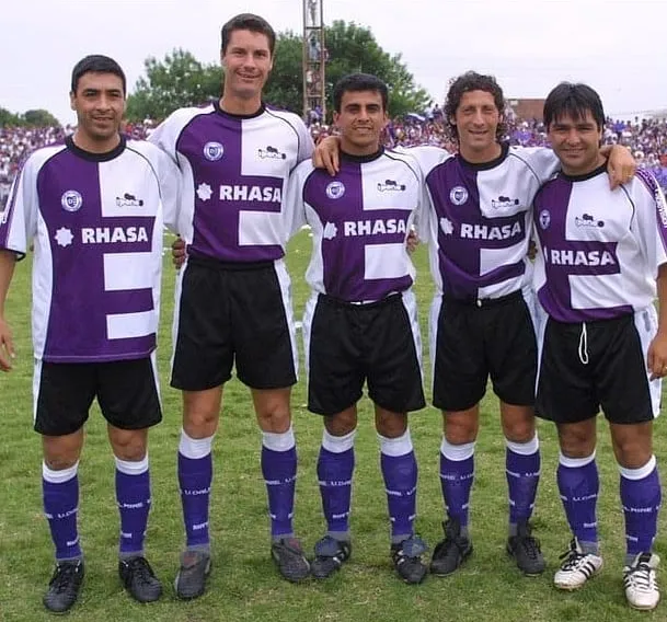 Basualdo, Pobersnik, Monserrat, Troglio y Cardozo, Villa Dálmine, 2003.