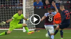 Dibu Martínez se lució ante Lille.