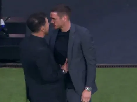VIDEO | Diego Simeone se enojó y casi se va a las piñas con el director deportivo de Borussia Dortmund