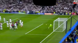 El arquero del Real Madrid tuvo una floja respuesta.