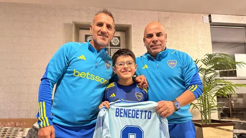 Freddy junto a los directivos de Boca.