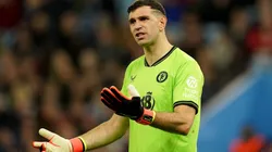 Emiliano Dibu Martínez, BAJA en el Aston Villa