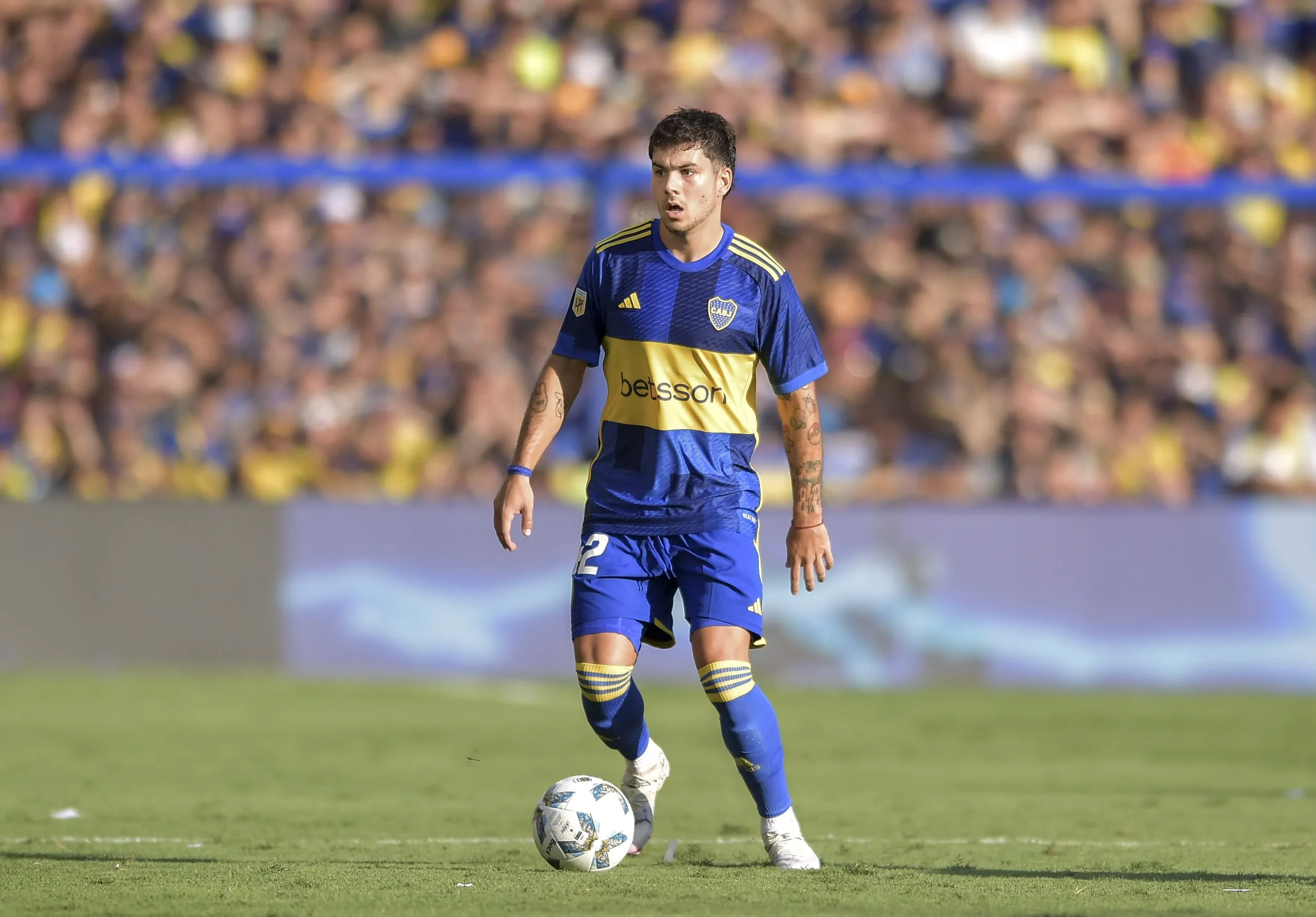 Lucas Blondel en acción con la camiseta de Boca. (IMAGO)