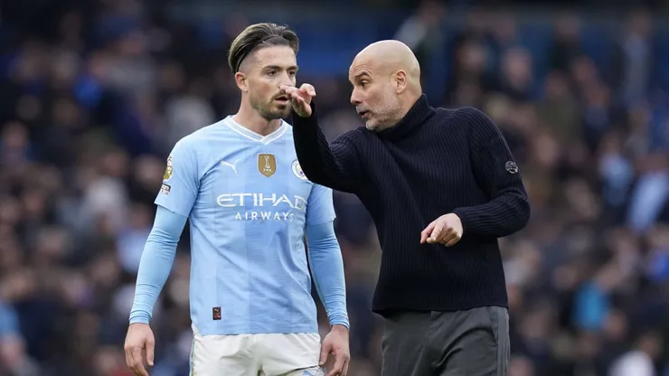 Guardiola y Jack Grealish: la escena que causó críticas en Inglaterra durante el fin de semana