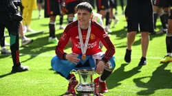 El futbolista de la Selección Argentina celebró su segundo título con Manchester United.