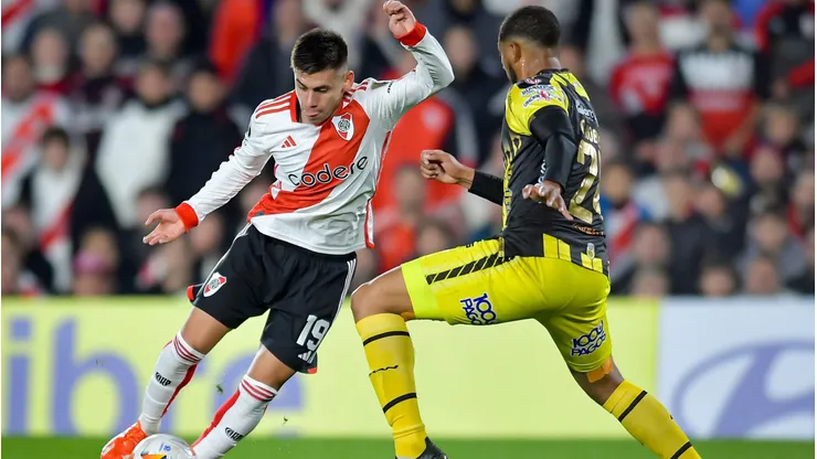 El Diablito haciendo de las suyas en la última fecha de la fase de grupos.