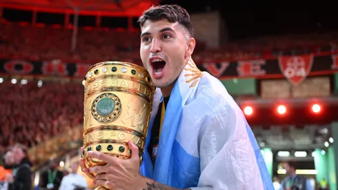 El argentino conquistó Bundesliga y Copa de Alemania con Bayer Leverkusen.