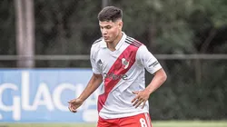 Jonás Luna dejaría a River para sumar minutos en Sarmiento.