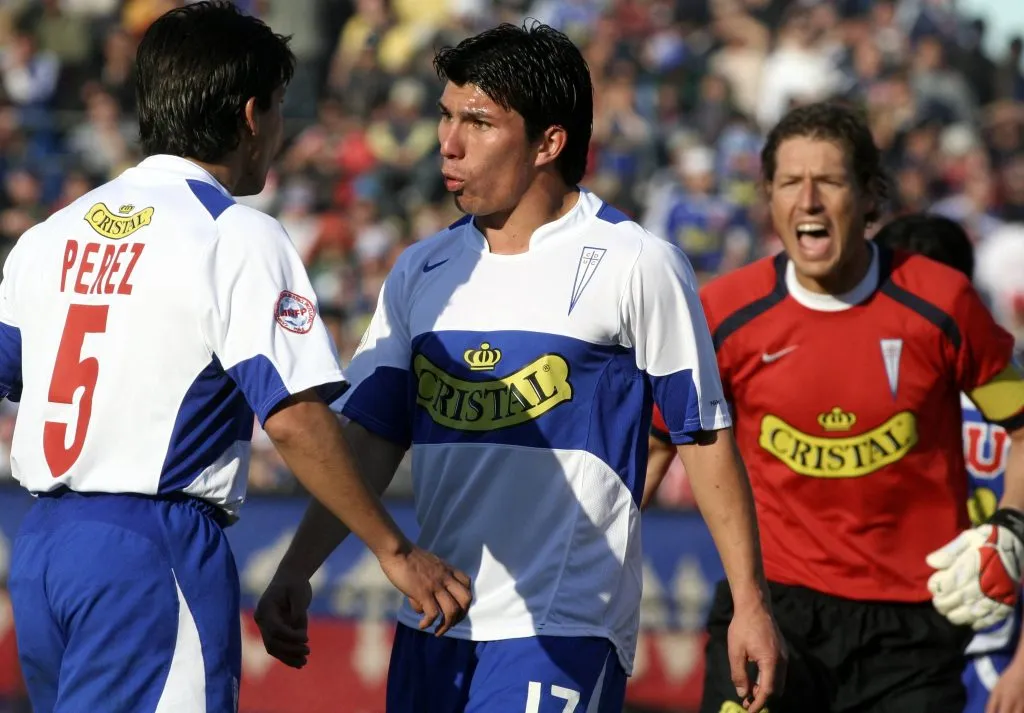 Pérez, Medel, Buljubasich en la Católica. (Foto: IMAGO).