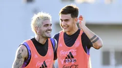 Rodrigo De Paul junto a Paulo Dybala en la Selección Argentina.