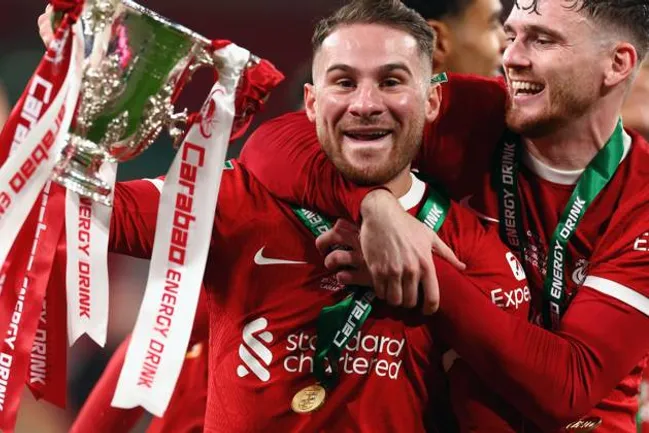 Alexis ya salió campeón con Liverpool.
