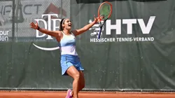 Julia Riera festejando un punto.