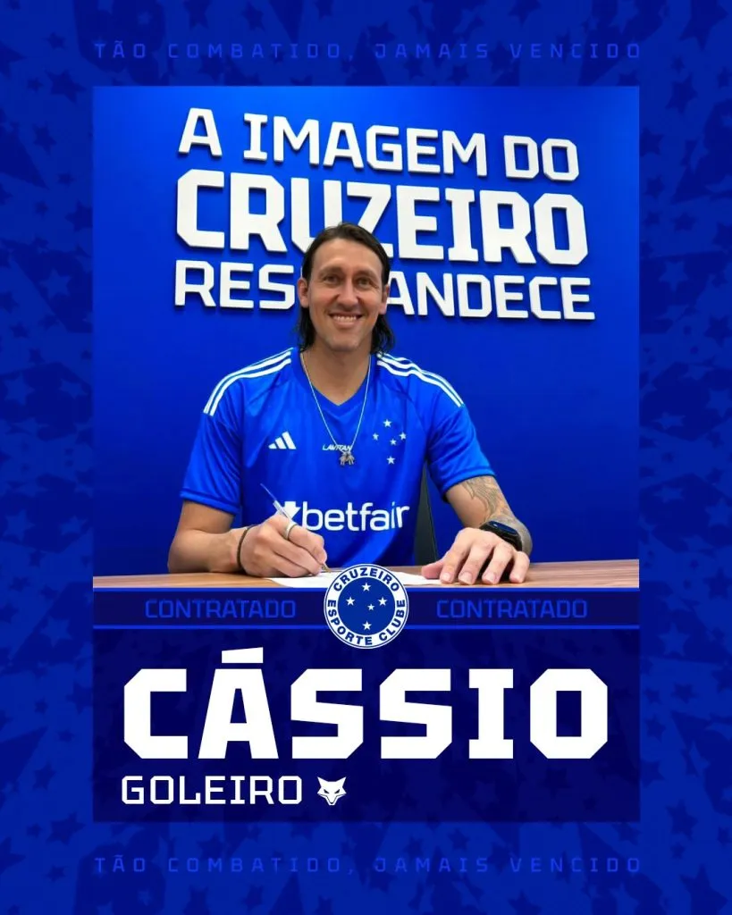 Cássio firmó su nuevo contrato. (@Cruzeiro)