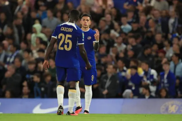 Pochettino no logró hacer que la sociedad entre Enzo y Caicedo funcione.