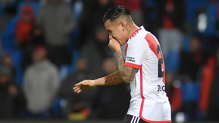 MENDOZA, ARGENTINA - MAY 21: Esequiel Barco of River Plate reacts after missing the team's second penalty in the penalty shoot out during a round of 32 match as part of Copa Argentina 2024 between Temperley and River Plate at Estadio Malvinas Argentinas on May 21, 2024 in Mendoza, Argentina. (Photo by Ramiro Gomez/Getty Images)