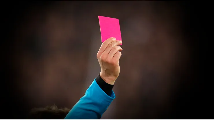 Se estrena la tarjeta rosa en la Copa América 2024.