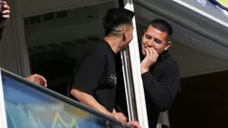 Pol Fernández y Riquelme en un palco en La Bombonera