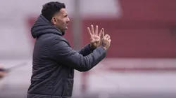 El domingo, el DT dirigirá su último partido en Independiente.