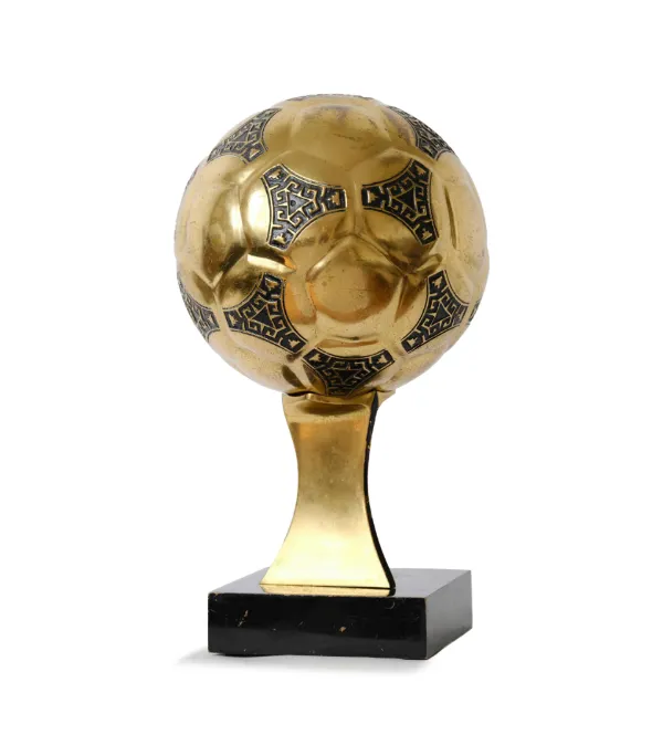 Así es el Balón de Oro de Diego Armando Maradona que quieren subastar. (Imagen: Casa Aguttes)