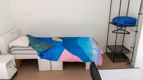 Las discretas habitaciones que recibirán a los deportistas en París.