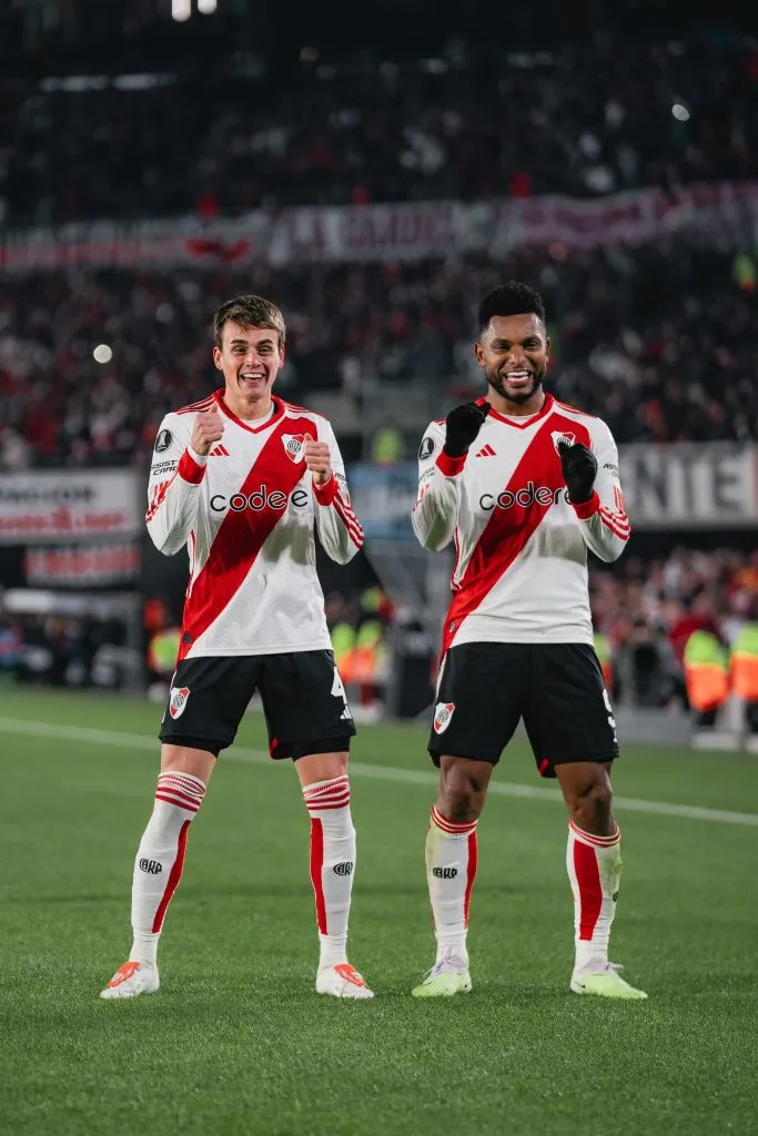 Nicolás Fonseca y Miguel Borja. (Foto: Prensa River).