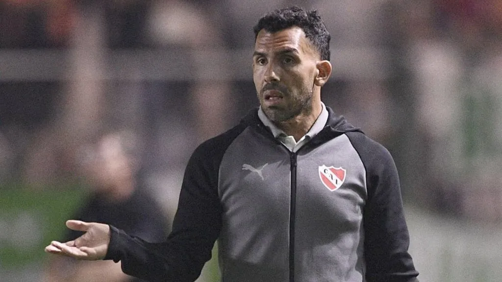 Carlos Tevez sufrió problemas de salud durante su paso como DT de Independiente.