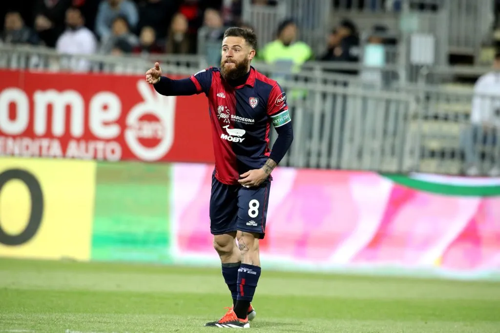 Nández es capitán de Cagliari y ésta temporada jugó prácticamente todos los partidos.