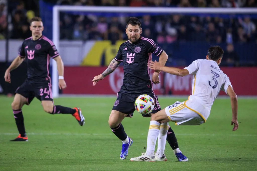 Aude marcando a Messi en la MLS (IMAGO)