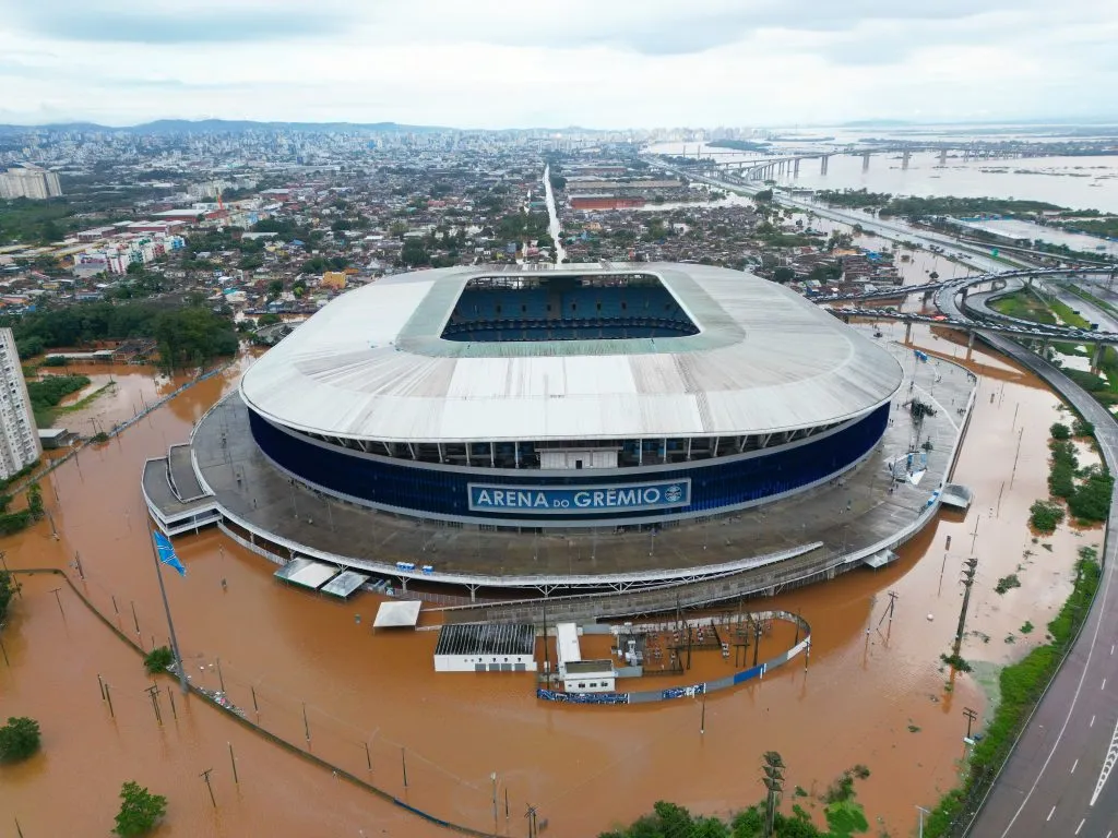 Las inundaciones en el Estadio de Río Grande llevan a suspensiones de CONMEBOL. (Foto: Getty).