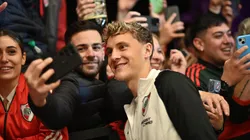 Los futbolistas de River disfrutaron un multitudinario recibimiento en Montevideo.