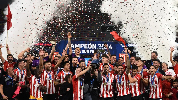 El Pincha se consagró campeón en Santiago.