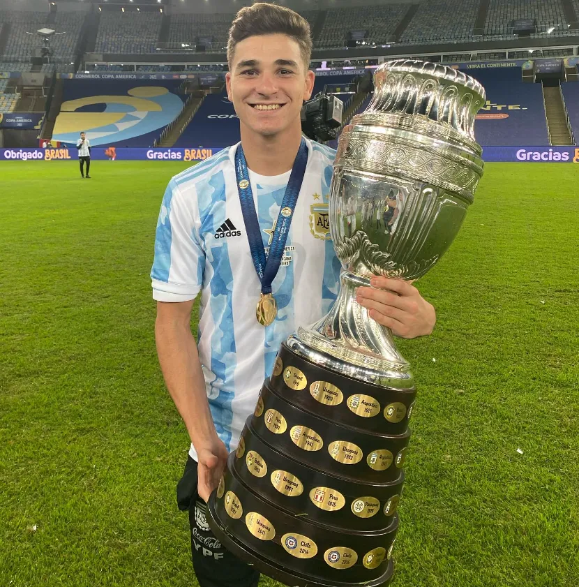 Julián Álvarez, campeón de América. (Foto: @juliaanalvarez).