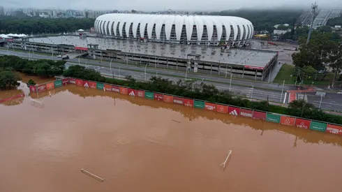 Las inundaciones en el Estadio de Río Grande llevan a suspensiones de CONMEBOL.