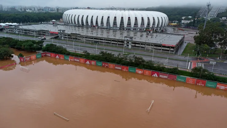 Las inundaciones en el Estadio de Río Grande llevan a suspensiones de CONMEBOL.