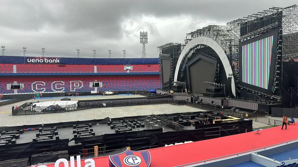 Así luce La Nueva Olla a horas de que Karol G brinde su concierto.