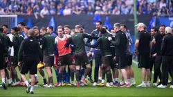 VIDEO | Insólito: Los jugadores de Hamburgo y St. Pauli, a las piñas, en la entrada en calor