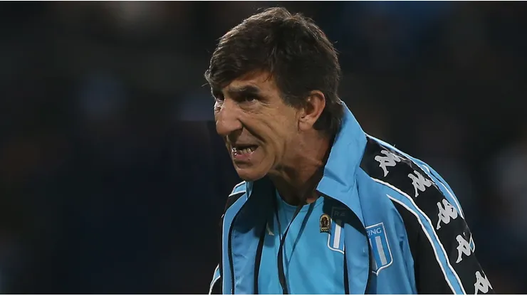 Las fuertes palabras de Gustavo Costas al plantel de Racing en el vestuario contra Talleres (RE)
