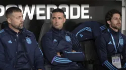 Scaloni no podrá estar en el banco ante Perú.