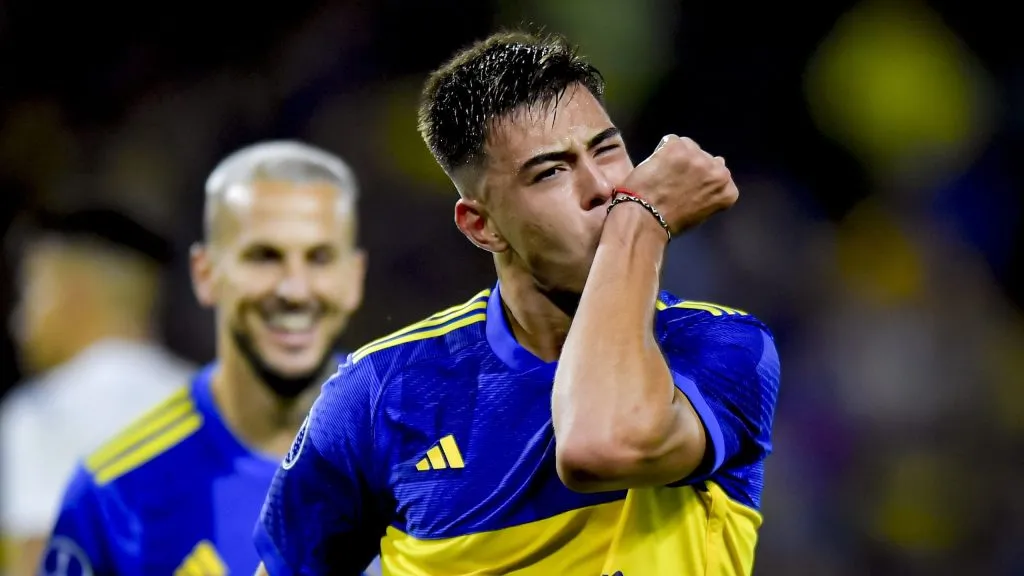 Aaron Anselmino sería transferido al Chelsea.