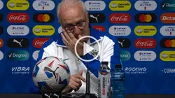 Dorival Jr., entrenador de Brasil, llora en Conferencia de Prensa