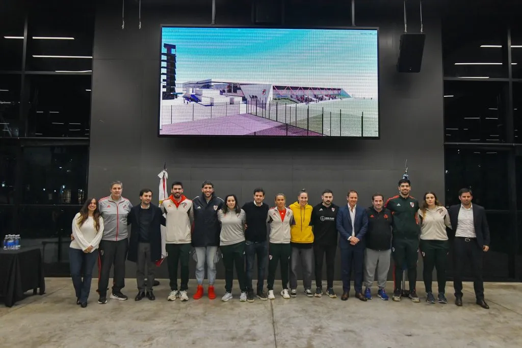 Brito, Taratuty y Di Carlo junto a referentes de distintas disciplinas. (Foto: @JorgeBrito).