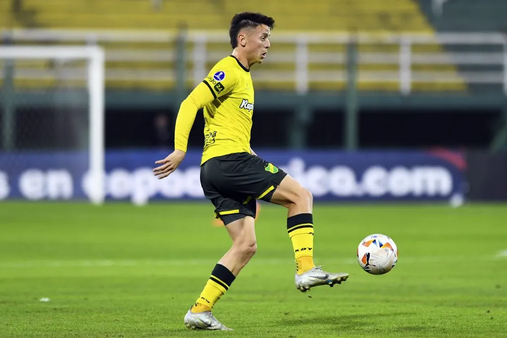 Tripichio con la camiseta de Defensa y Justicia. (Foto: Getty)