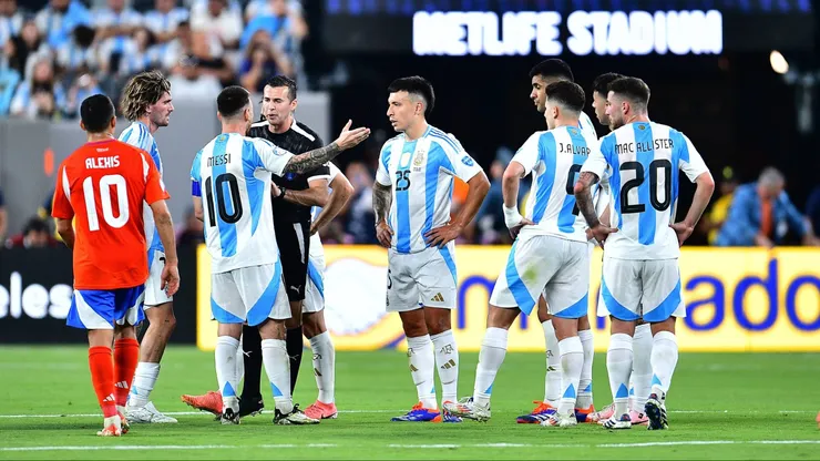Salieron los audios del VAR con 2 polémicas de Argentina vs. Chile
