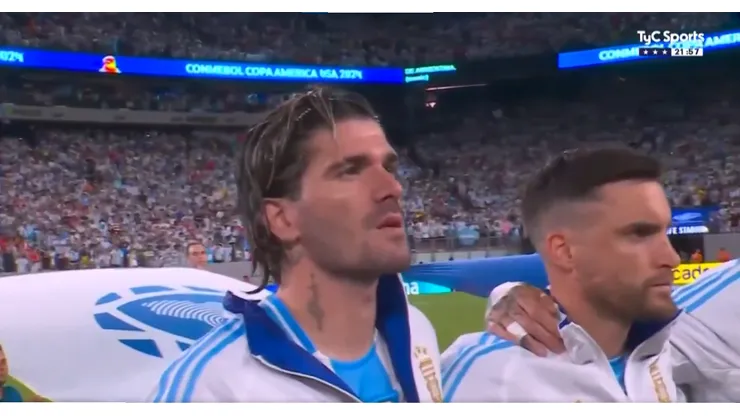 De Paul durante el Himno Nacional Argentino.
