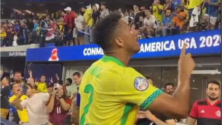 Danilo se cruzó con un hincha brasileño.