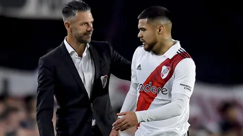 El DT de River está preocupado ante la posibilidad de perder al chileno.